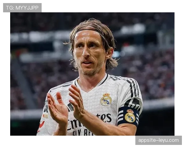 莫德里奇战术适配性分析：多阵型体系下关键作用凸显