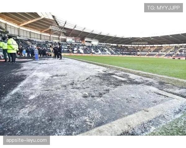 赫尔城球迷盼重建曙光,俱乐部重塑辉煌迈出关键一步 赫尔城球迷盼重建曙光,俱乐部重塑辉煌迈出关键一步