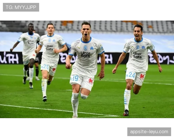 里昂战术调整成效显著，球队表现回暖引关注