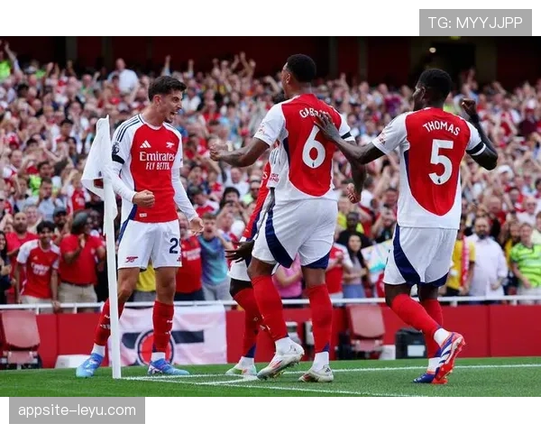 狼队球迷集体发声抗议,呼吁俱乐部重视诉求展现强大支持力量 狼队球迷集体发声抗议,呼吁俱乐部重视诉求展现强大支持力量