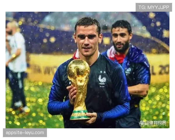 法国队迎来世界杯冠军纪念日,重温历史辉煌时刻 法国队迎来世界杯冠军纪念日,重温历史辉煌时刻