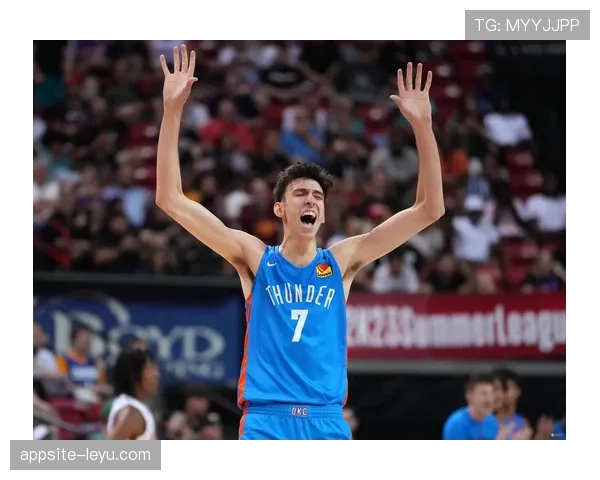 霍姆格伦高位挡拆为控卫创造错位比上季更具威胁